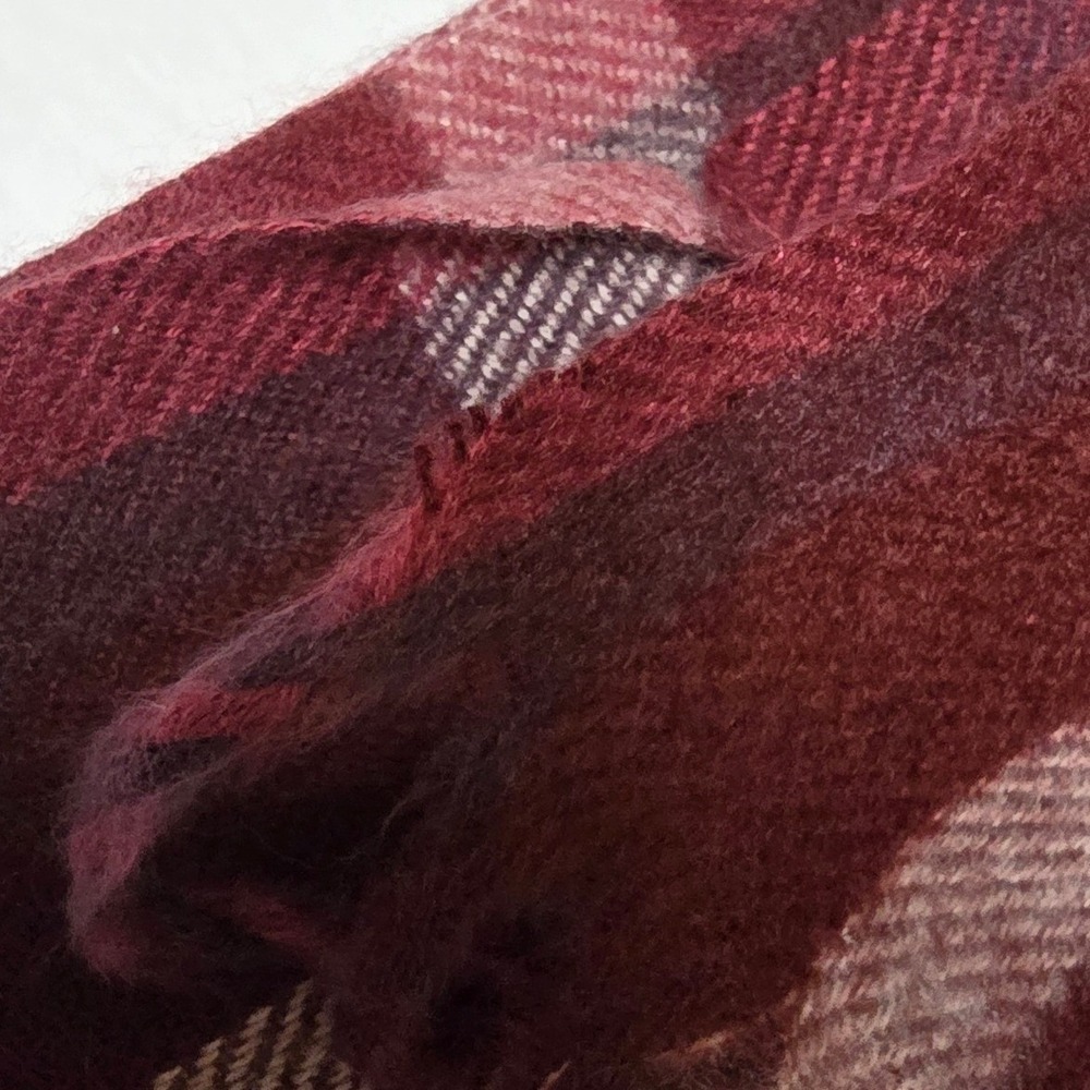 Steve Madden Bordeaux Fringe Plaid Blanket Scarf Burgundy Red Square Wrap NWT - Picture 9 of 10